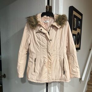 New York & Company Women's Pink Puffer Jacket with Faux Fur Trim
